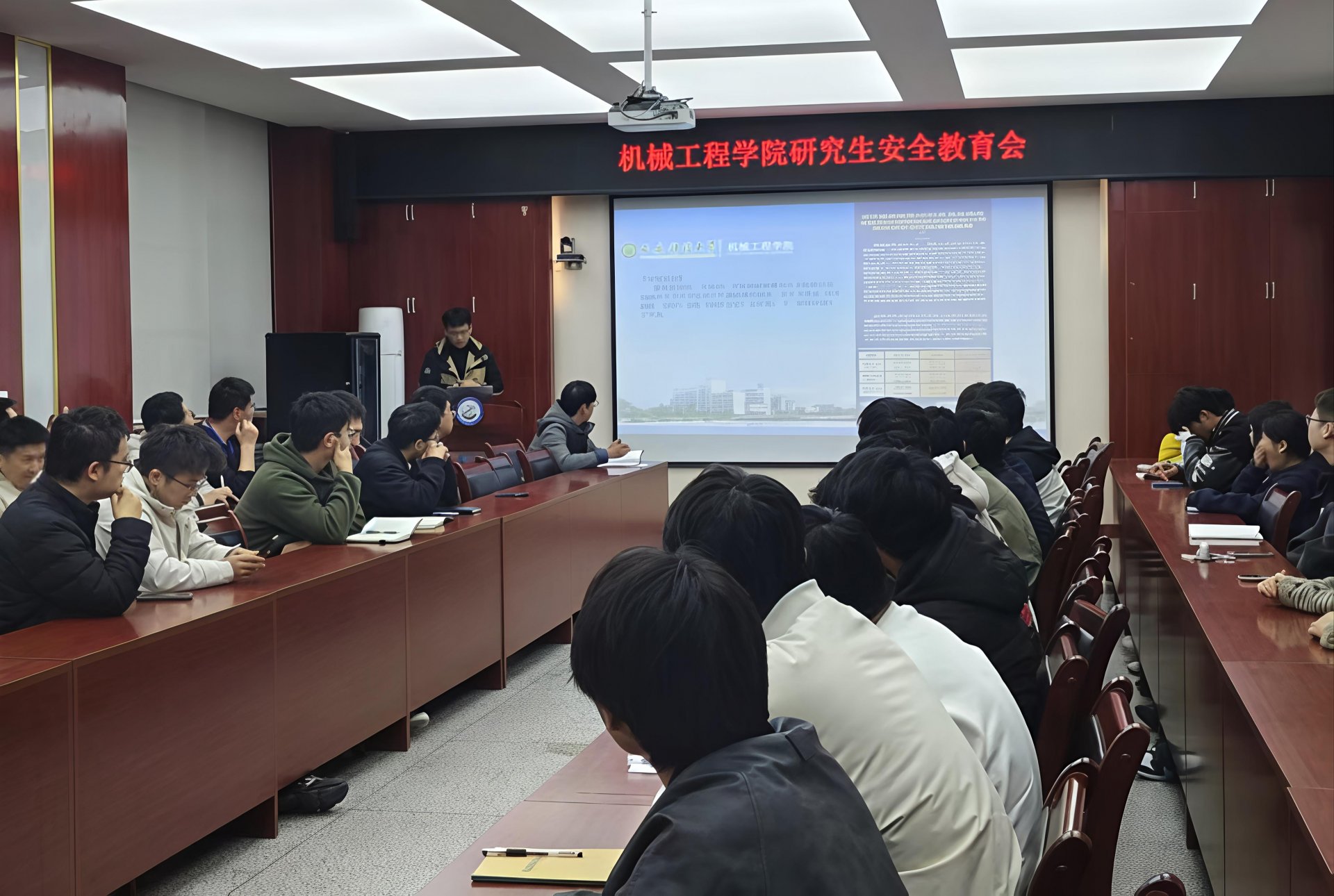 陕西省西安市临潼区秦唐大道48号（临